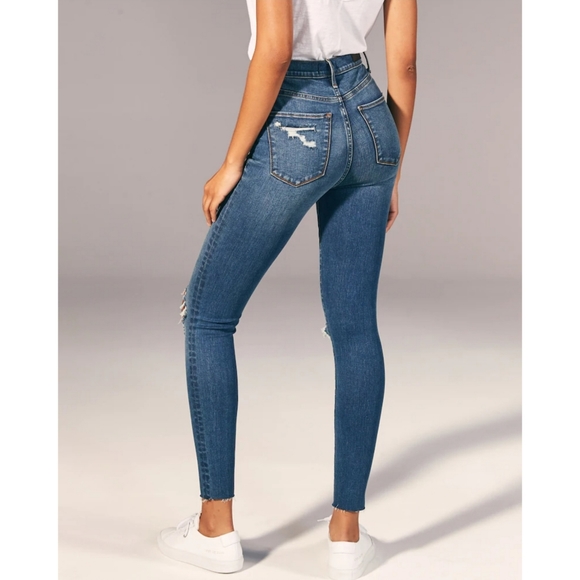 A&F White Ripped Jeans - Picture 2 of 3